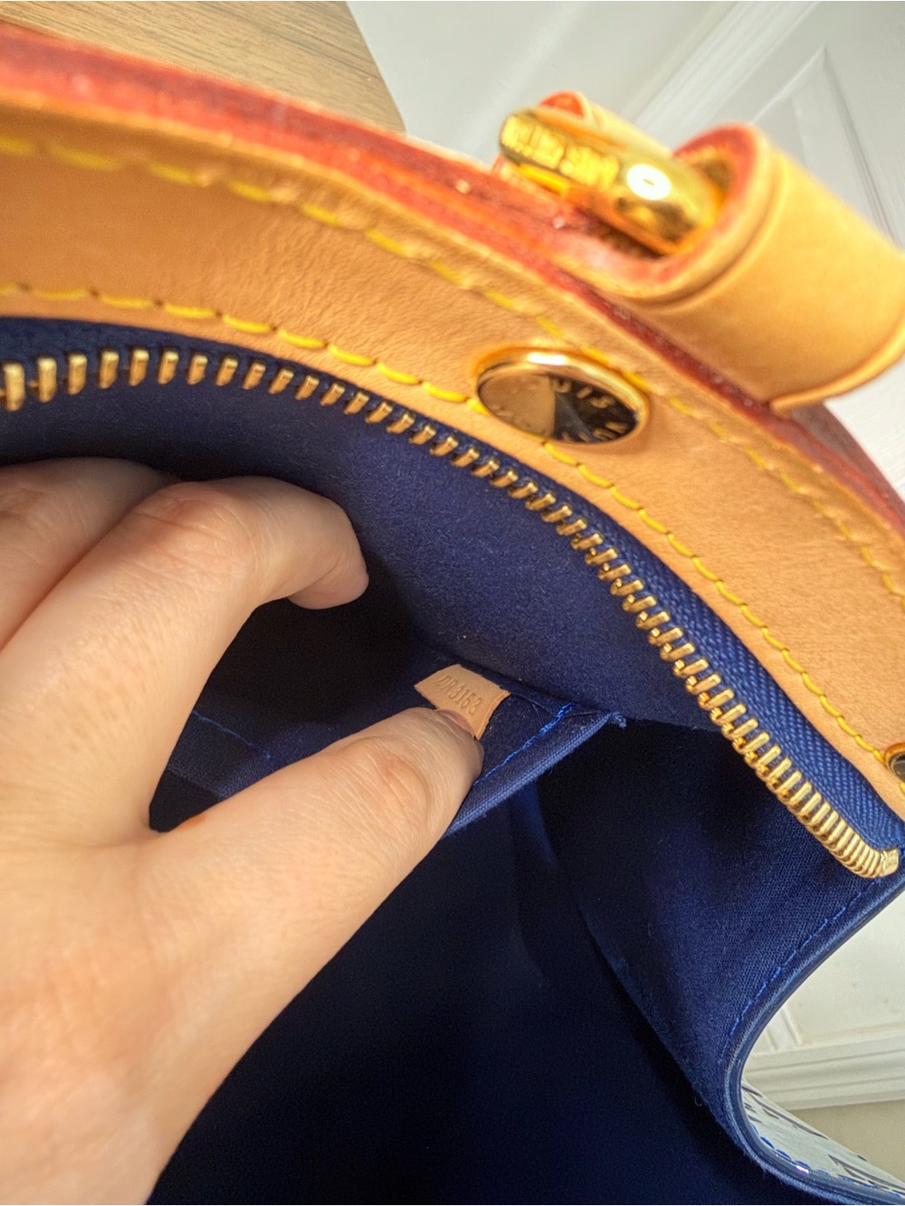 Authentic Louis Vuitton Navy Vernis Brea - Picture 14 of 15